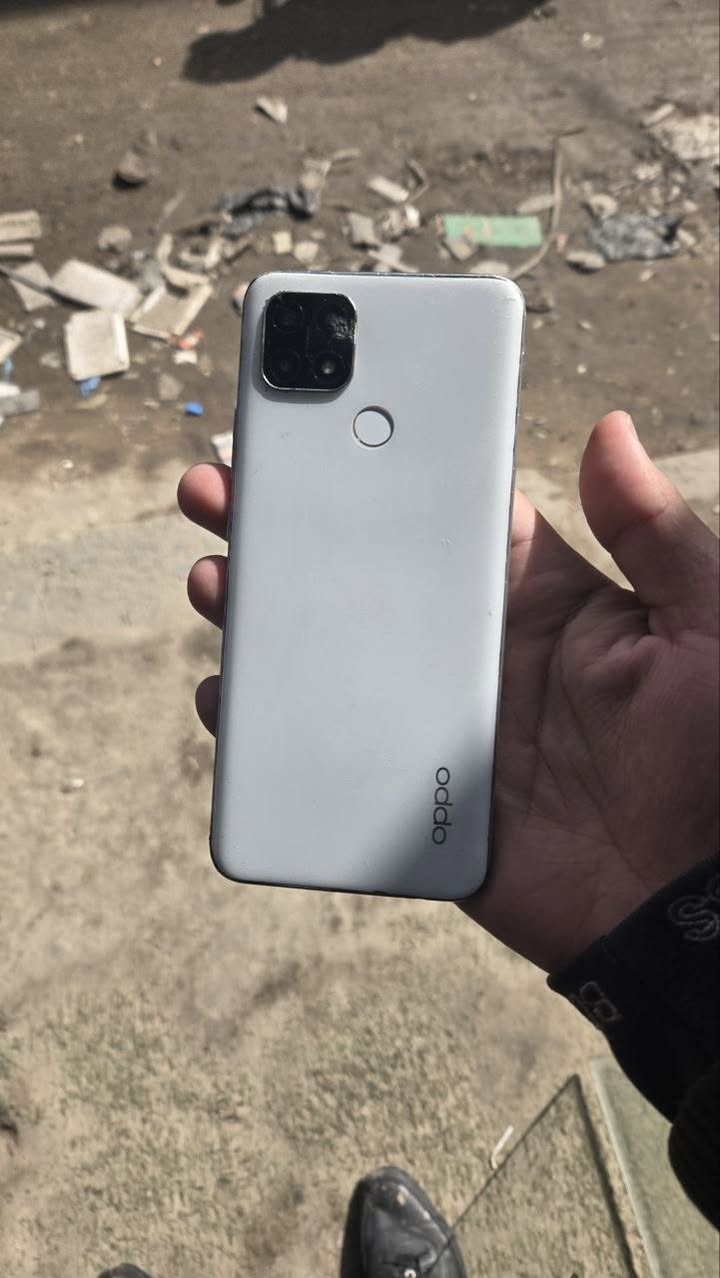 OPPO A15s
ذاكرة 32
امبدل شاشة اصلية 
الكامرة الامامية ماتشتغل فقط 
والباقي كلة شغال شحن تكنيك شريختين رام وبسعر مناسب 44 الف 
مكان ناصرية مركز 
للتواصل ***********
