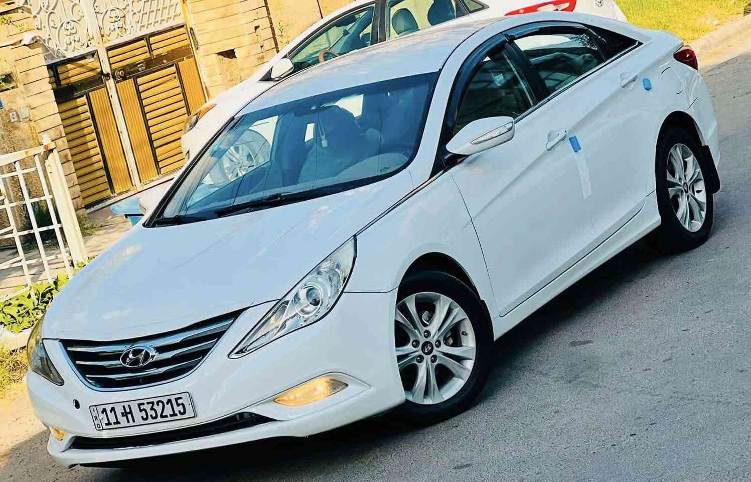 السلام عليكم عندي سوناتا ٢٠١٣ خليجي رقم بغداد
 الدوالي جديد تحويل ثاني يوم سيارة جديده بمعنى 
الكلمه مابيها اي نقص محرك ٢٤٠٠ مكينه وكير ممفتوحات 
مكفوله من الصبخ والضربه كفاله سبير منازل 
مواصفاتها 
شفتات بل ستيرن 
كشن كهرباء 
تبريد قطعتين 
تحكمات فول 
حساس خلفي 
كأمر 
شاشه 
اي بي اس 
ايكو 
مري شفط 
اشاير بل مري 
داخل لونين 
ويل كب 
سياره جديده وجاهزه 
مكان السياره بغداد 
عارضها ب ١٢٨ وبيها مجال للشراي 
وهذا رقمي 
***********
