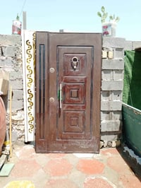 باب قاصة للبيع اطار حديد داخل خشب طلاقة وربع عرض 125طول 212 باب كلش حل...