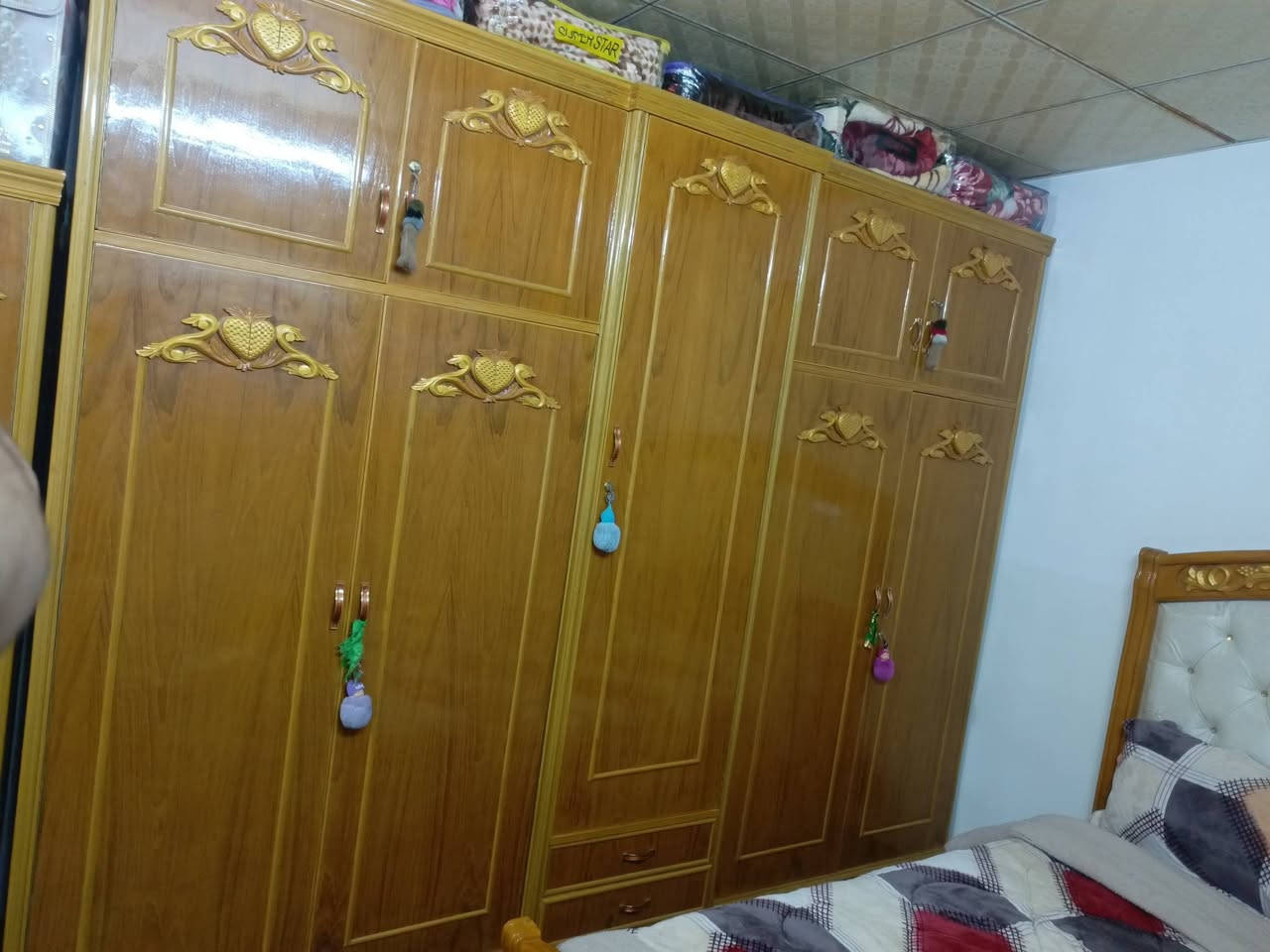 سلام عليكم اخوان عندي غرفت نوم احطاطه عراقي فول نضافه وبعد وياها ميز احذئه وصفاحيات مال جربايه للاستفسار انتصل ***********
