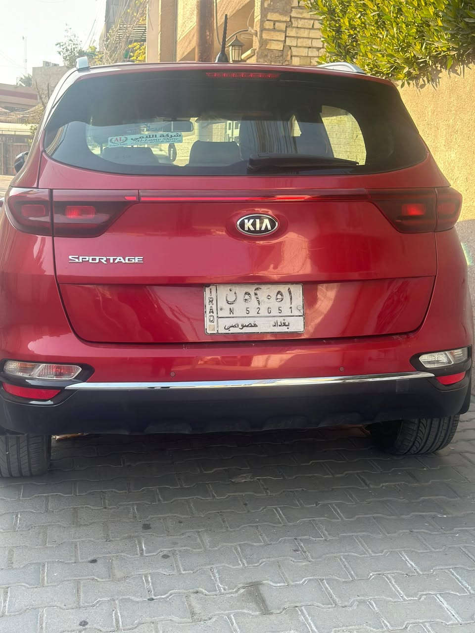 السلام عليكم متاح سياره للبيع رقم بغداد خصوصي سبورتج موديل 2020 مابيهه اي حادث بس رصعه من جهه الايسر يم سايق للستفسار الاتصال على الرقم ***********

