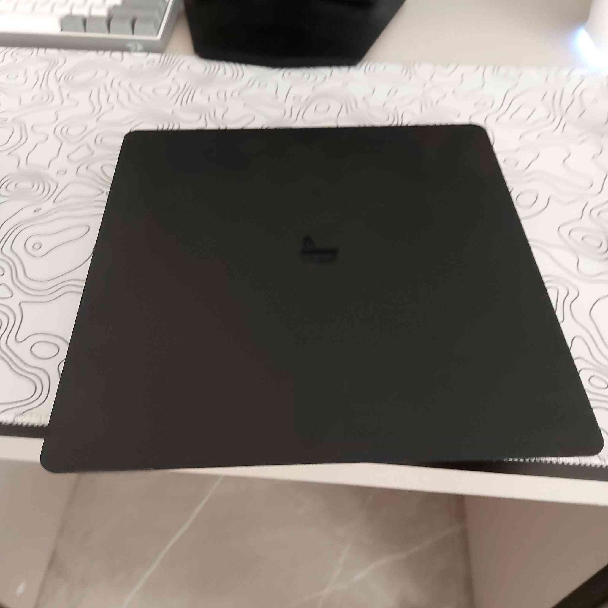🔥 للبيع PlayStation 4 Slim 🔥
✅ سعة 500GB (نص تيرا)
✅ الجهاز نظيف جدًا وحالته 100/100
✅ غير مهكر ويشتغل طبيعي
✅ الجهاز أبدًا ممفتوح
✅ جميع الكيبلات أصلية
✅ ويا الجهاز 2 جويستك
✅ قاعدة شحن للجويستكات
✅ جميع الأغراض الأصلية كاملة
✅ جاهز للاستخدام مباشرة

💰 السعر: 325,000 دينار عراقي
📌 يوجد مجال بسيط للطيبين

📍 الموقع: بغداد - الغزالية
📞 للتواصل: ***********
