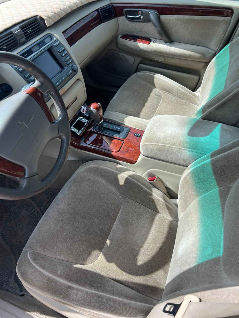 ادوات  لون زيتوني  السعر 45بيه مجال قليل 
كصه قماره فقط مكينه كير حداديه ڱڵـه  جديد
جاهزه مابيه نقص
مكينه ديفور الصغير
دكمه وحده
مكان شطره
***********
