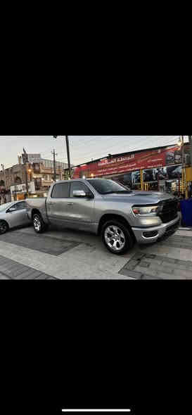 رام 2022 بكً هورن
باب طويل بدي قصير 
مواصفاتها 
محرك 8 سلندر 5700
بصمة كشن كهرباء مال سايق شاشة وووو باقي المواصفات هيه معروفة بلرام ويل 20
السيارة تو ويل 
السيارة بيها 3 قطع صبغ جاملغ امامي وبنيد وجاملغ خلفي 
بيها لغد مبدل لان فافون ميتصلح 
السيارة ماشية 62 ميل 
السيارة باسمي رقم بغداد 
مكانها السيدية 
السعر 24$ وبيها مجال بسيط 
طبعا صور الحادث مال امريكا والتعمير الي بلعراق موجودة
*********** واتس اب
