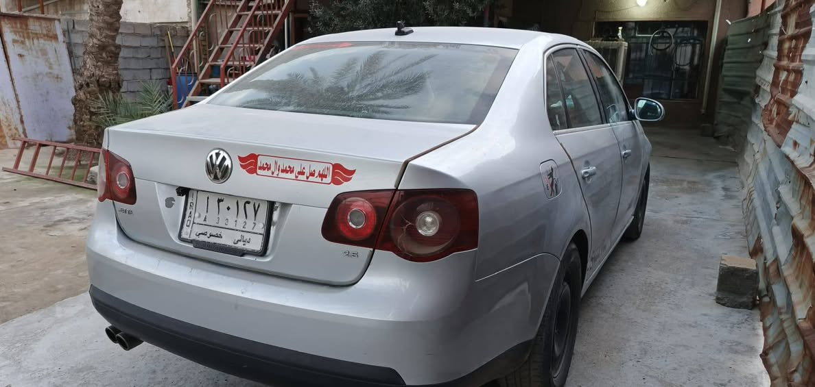 فولكس فاغن جيتا ٢٠٠٩ للبيع 

ديالى مشروع وطني سنوية ٢٠٢٧ باسمي شخصيا..
خمس سلندر مكينه ٢٥٠٠ مواصفات SE فول.. وارد امريكي حادث امامي بدون دواخل .. ثلاث قطع صبغ + تبديل جاملغ ايمن حاوية نفس اللون مطابق.. 
بيها حادث خفيف قبل ايام بالباب الخلفي جهة السايق كما موضح بالصورة.. 

#نقص تبريد فقط ليك بالبواري.. 
صدر جديد قبل اسبوع مشدود... 

#السعر 57 وبيها مجال للشراي 

#العنوان بغداد الزعفرانية.. 
***********
