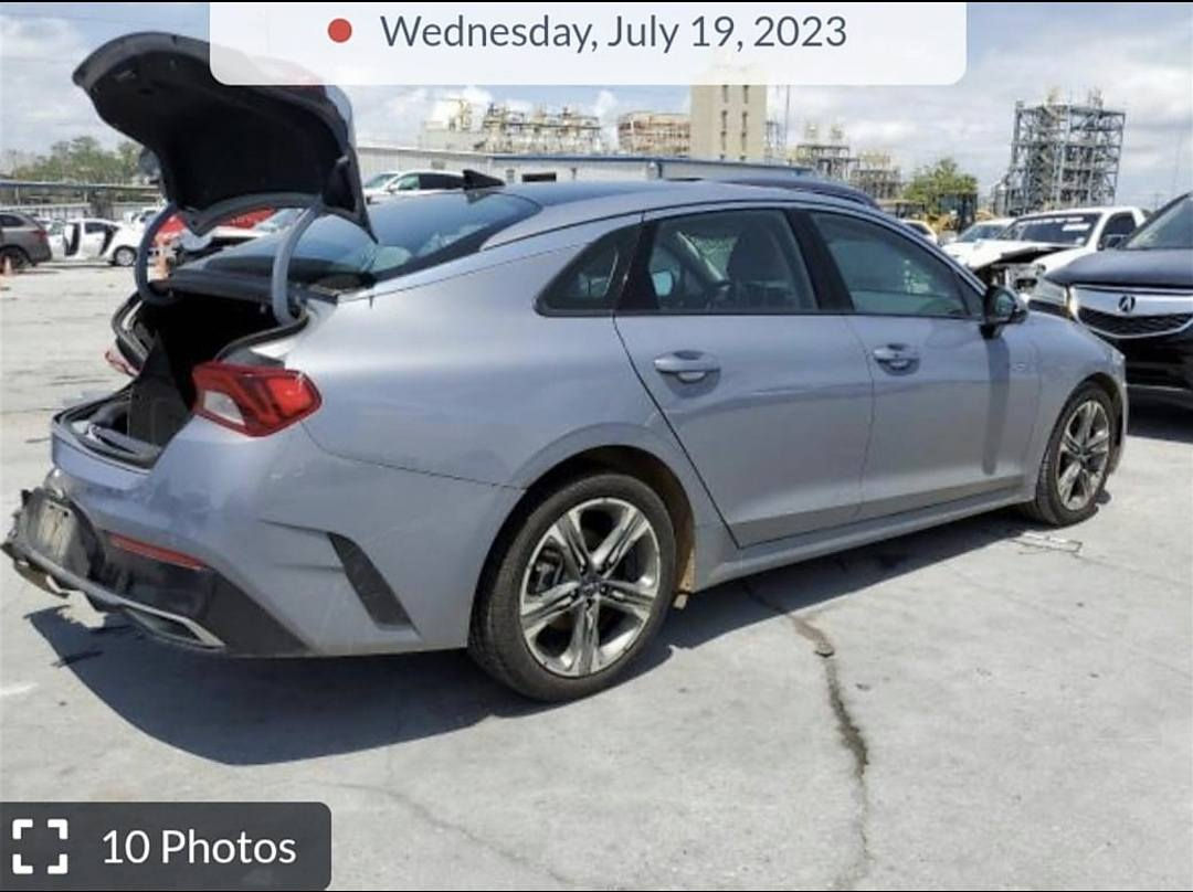 كيا 2022 K5 EX لون معدني قريب السمنتي فول مواصفات واحد على واحد اعلى فئة
مكلف بالنشر رجاء
 باقيلهة سنتين ونص وتصير حرة
السياره حادثهة فقط الجمالغ الخلفي جهة السائق .. ((حادث امريكا)) بدون شواصي بدون ايرباك كفالة
وبارد بسيط ((بالعراق)) نص شبر بالجاملغ الخلفي   
بدون ايرباك . 
بجم كبس 
ماشية67مايل
(منظومة غاز اضافة) قبل سنة  شديتهة ام الضمان (الدورة)
المواصفات EX فول 1/1. 
1- بصمة ابواب + تشغيل عن بعد. 
2- شاشة حجم كبير + داخل صاج ملكي. 
3- رادار امامي وجانبي وخلفي و بريك طوارئ وحساسات خلفيه. 
4- هاندبريك بصمة +ميموري كشن + تبريد وتدفئه كشنات وتدفئه استيرن + كشنات الاماميه كهرباااء.+شحن واير ليس. 
5- صندوق ذكي يفتح عند الاقتراب
6- بك لايت لد كامل. 
7- ويل كب  18
8- تبريد شاشة منفصل+ قطعتين تبريد. 
10- سياقة الكترونية + تحديد مسار.  
12-  نظام الترحيب الصوتي + الشاشات. 
13-  اناره داخليه لمس. 
14- تبريد شاشة منفصل. 
15- 4 وضعيات قيادة بل ماوس  
16-اوتو هولد للتوقف الالكتروني بل ازدحام. 
17- محرك 1600 turbo 🚀🔥
18-كامرة 360 درجة يعني خمس كامرات
كفالة كير محرك صدر تايرات سيارة جديدة مال جناي .
--معوقين بغداد--
ضمان الوكالة العامة والتحويل.. السيارة بيهة قسام شرعي كامل+ وكالة عامة
155 بيهة مجال بسيط  
مكاني 🌎 بغداد / م الصدر
الاتصال او المراسلة واتس اب رجاءا
*********** بغداد, العراق
