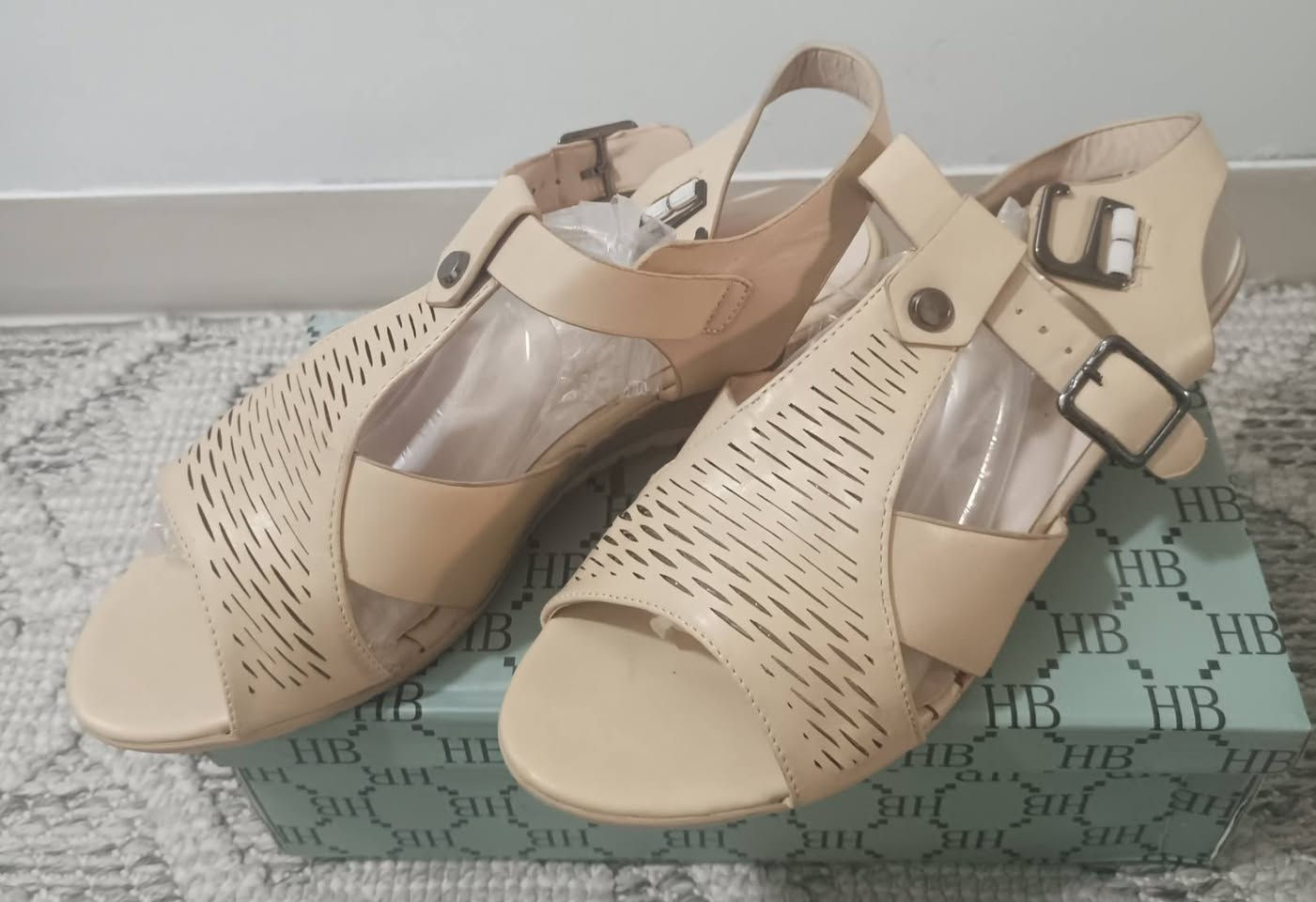 للبيع احذيه بيجي واسود أسود طبي ارضيه جلاتين


**إذا كنت صاحب هذا الإعلان وتريد حذفه لأي سبب، رجاءا أرسل رسالة إلى الدعم الفني**