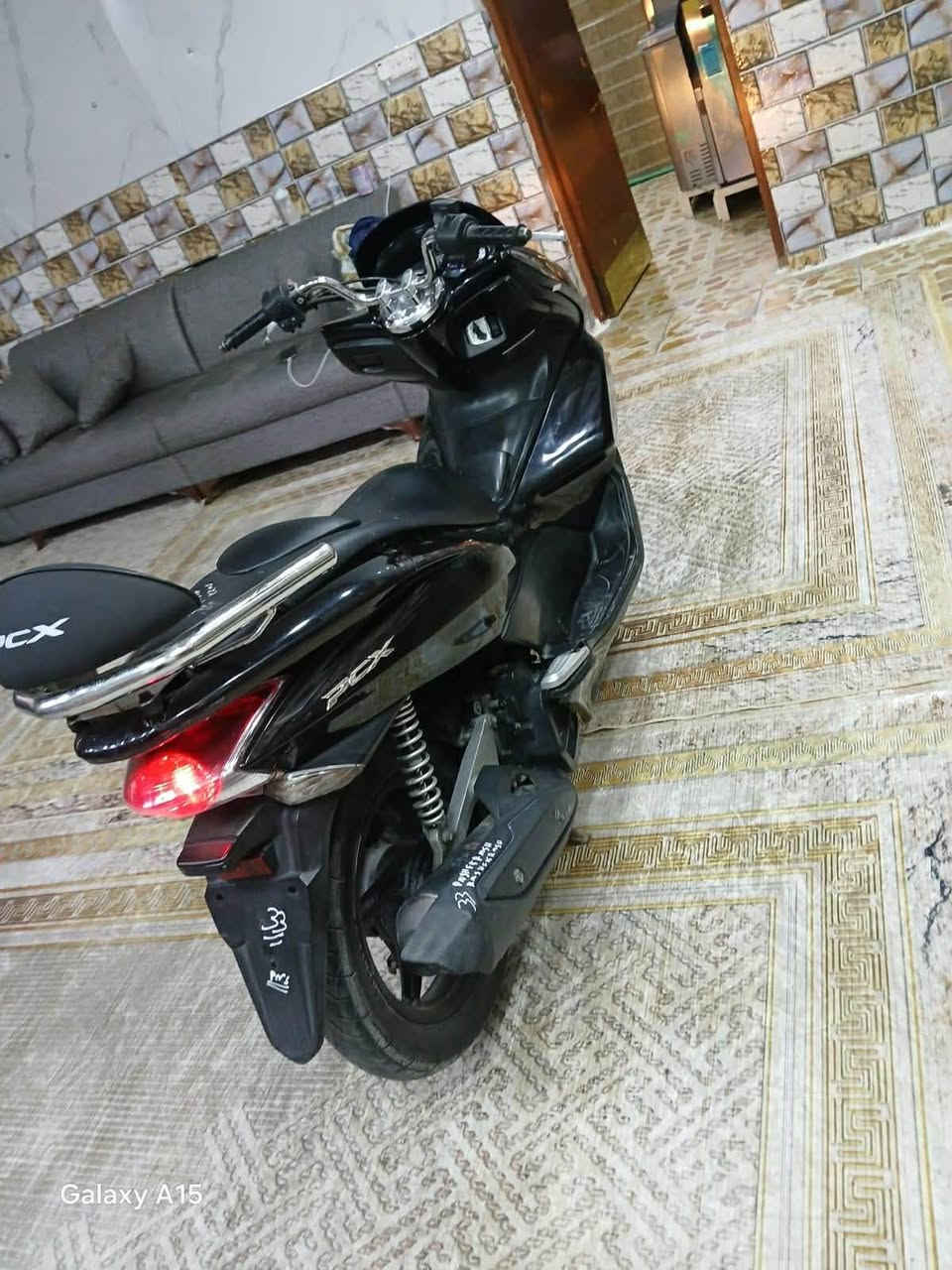 السلام عليكم للبيع دراجه pcxجيل اول   ياباني اصلي دراجة مال رمبه ماخذها رمبه الدراجه على ايدي 
الاصلي دراجه جديده مال جناي
الاصلي دراجه كامله أستان كهربائي حساس ازدحام ٢ دراجه جديده الدراجه مكينه لوك برغي ممفتوح بيهه شلعا معدل خير من اللّٰه دراجه تكول جديده بمعنئ الكلمه واحلا من الصور دراجة مكينه مكفوله اي نقص مابيه
السعر مليون و٣٥٠ وبيه مجال 
ايستفسار *********** بغداد الكرخ بغداد, العراق
