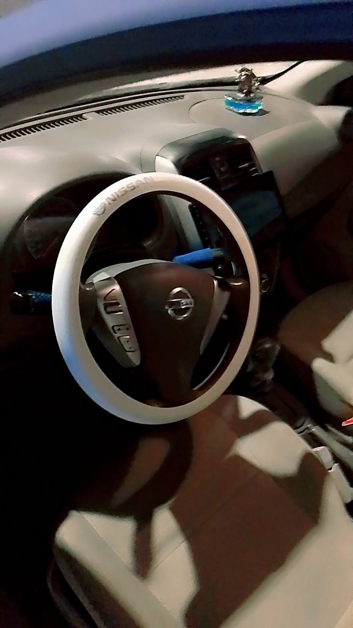 سياره نيسان صني ام البليته الزركه حادته الجاملق الخلفي مامصلح ع وضعه  بيه حالوب قيل كلش موديل 2020 سعر 90   رقم *********** متواجد ع انت
