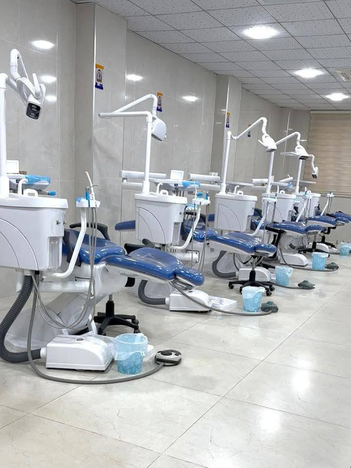 السلام عليكم 
اي شخص عنده تسوس قريب من اللثة أو بين الأسنان مثل الي بالصورة ويحب نشتغله حشوة تجميلية يراسلني على الخاص 
العلاج مجاناً وتحت إشراف اطباء أسنان اختصاص 
الموعد يوم الخميس المصادف ٢٦ 
العنوان : كلية النور ، طريق الشلالات ، مقابل دجلة ستي


**إذا كنت صاحب هذا الإعلان وتريد حذفه لأي سبب، رجاءا أرسل رسالة إلى الدعم الفني**