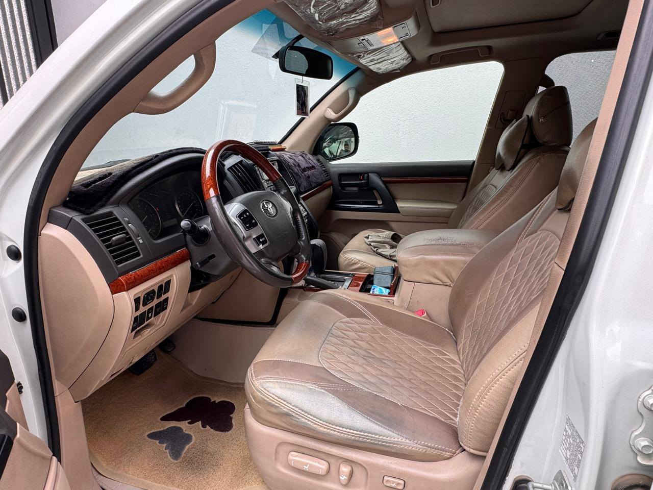 سلام عليكم للبيع لاندكروز مديل ٢٠١٣
ابريم اصل سياره من هيه زيرو لحد الان عندي 
مكفوله من كلشي بسمي مواصفات البريم معروفه 
السعر ٣٨٥ورقه بيه مجال حك الجيه للإستفسار 
*********** مكان كربلاء قرب مستشفى الكفيل
