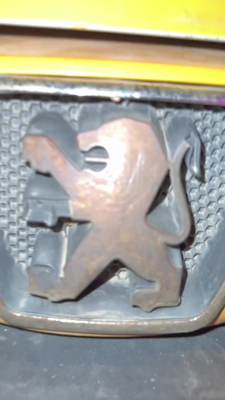 بيجو سنمد محور مكينه بيكم كير توماتيك سنويه 26 عضميه كابون بانزين تدفه شغال تبريد يعوزو غاز فقط موديل 2009 شرط لاصرف ولا نفخ مكان موصل ايسر حي الكرامة 

سعر 25 ورقه

رقم : ***********
