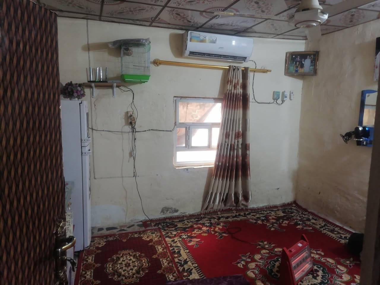 دار للبيع المساحه 100 متر دولان
يحتوي على غرفتين وصاله ومطبخ وصحياة وحمام العنوان حي العسكري الثالث شارع 30 قرب حسينية ام البنين ع موجود كافة الخدمات تبليط مجاري رصفه كهرباء ماء مرجعة مكتب الكعبي للعقار *********** وتساب اتصال
