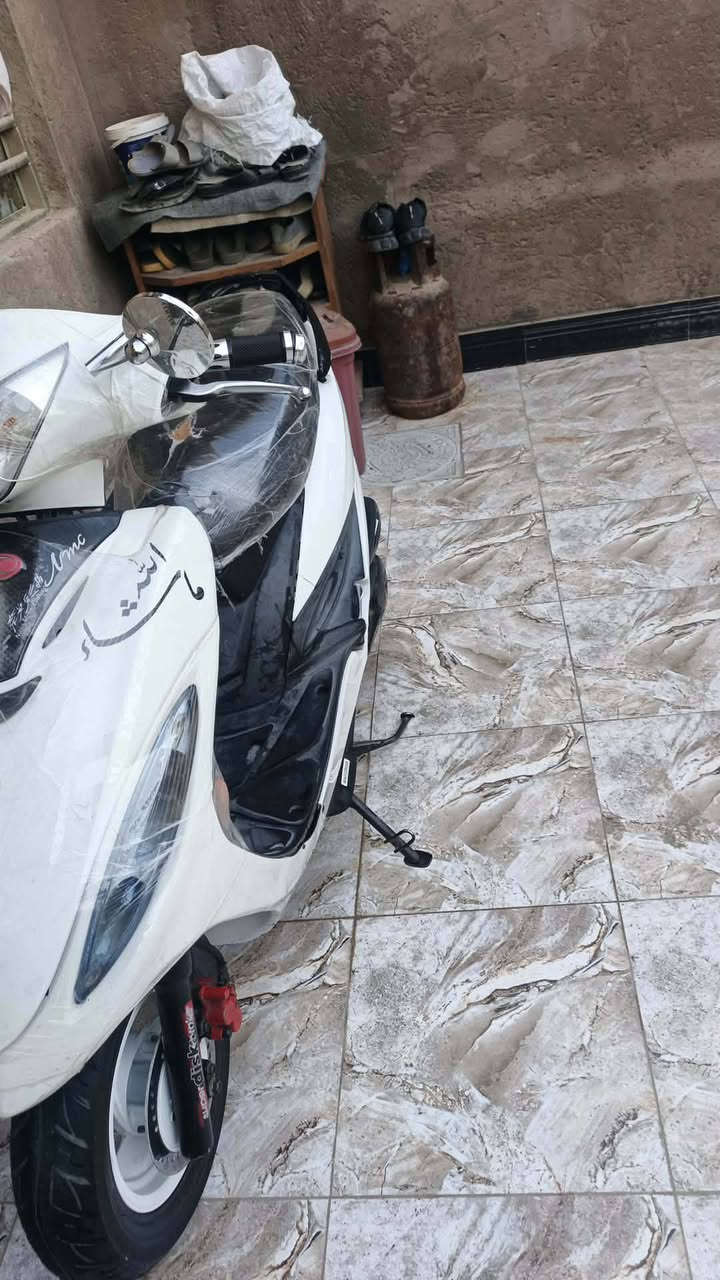 سلام عليكم دراجه كامكو جي فور للبيع دراجه مكفوله من كلشي مكينه ما مفتوحه نضافه شوفت عينك دراجه مكاني نجف رضويه ٦٥٠ وبي خير ويدلل الشراي  ***********
