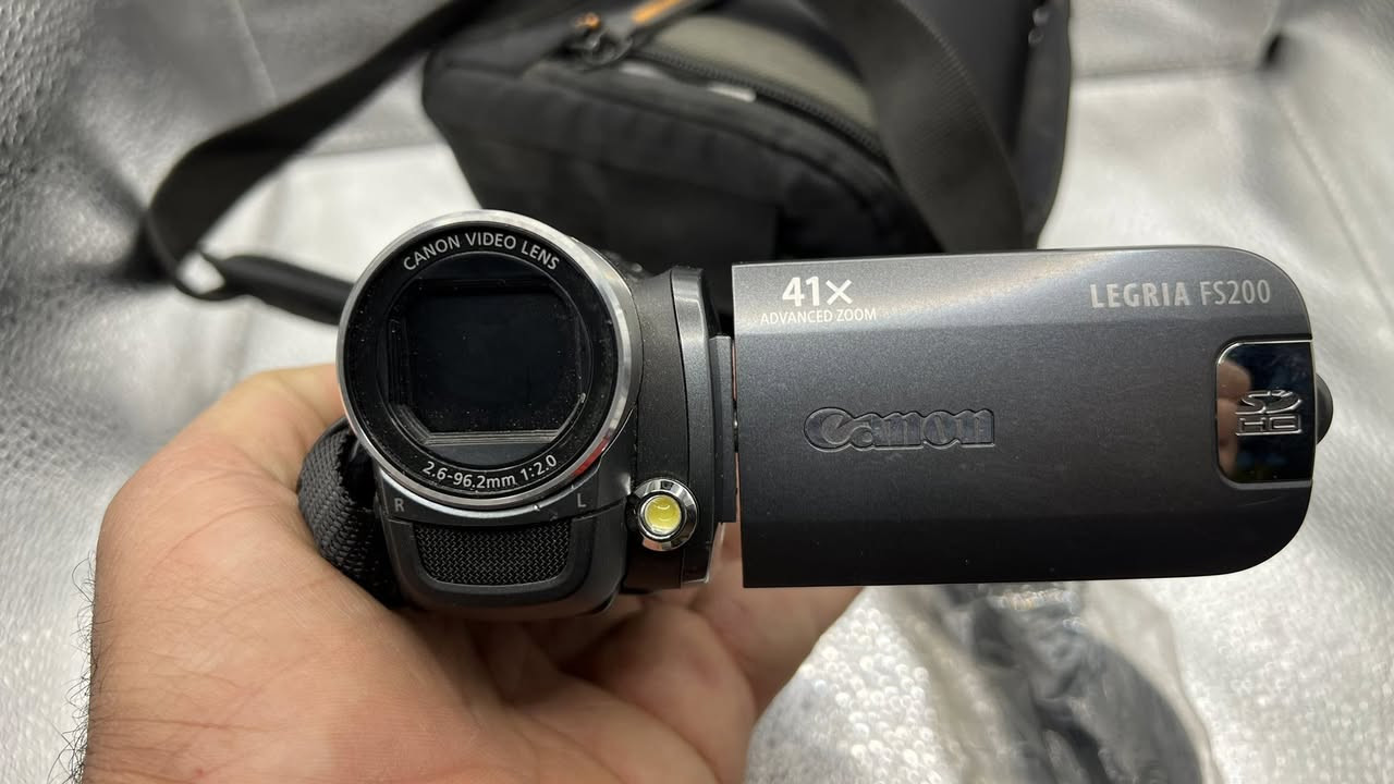 السلام عليكم (عيدكم مبارك للجميع )
كامرتين وحده كانون وحد سامسونج التفاصيل مالتهم ناشره بالفيديو


**إذا كنت صاحب هذا الإعلان وتريد حذفه لأي سبب، رجاءا أرسل رسالة إلى الدعم الفني**