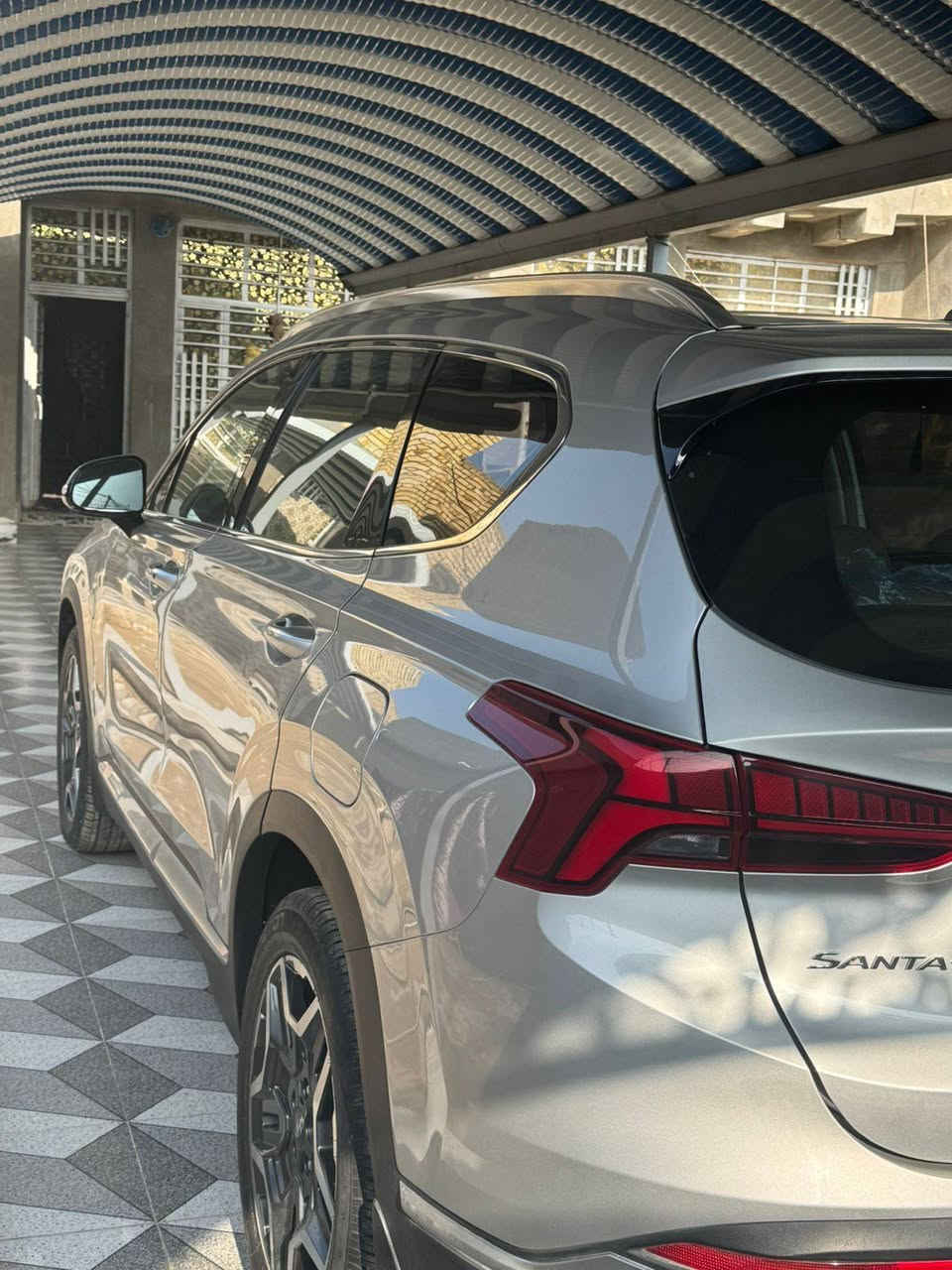 سنتافي خليجي2022 رقم واسط
سيارة ماشية 39
سيارره حادثها بنيد وجاملغ وباب 

مواصفات هايترك معروفه مواصفاتها فور ويل
1- اللون سلفر7راكب
حجم المحرك 6سلندر
المواصفات
1- مفتاح ذكي بصمة 
2- نظام اوتو بارك / والتوقف الذاتي بدون
سائق
3- كير بنظام الدگم 
4-هاند بريك بصمة Auto Hold أوتو هول نظام مانع الانزلاق نظام نزول المنحدرات5-المرايا الجانبية نقطة عمياء wa
اشارات
مرايا جانبية بخاصية الترحيب والفتح عند الاقتراب والاضاءة في
6- رادار 360 درجه
7- كشنات تدفئة
8-بني راما 
#السعر 240
سيارة اي نقص مابيها جاهزة من كلشي
تحويل مباشر
وبعد بيهاا هواي مواصفات
الاتصال***********
