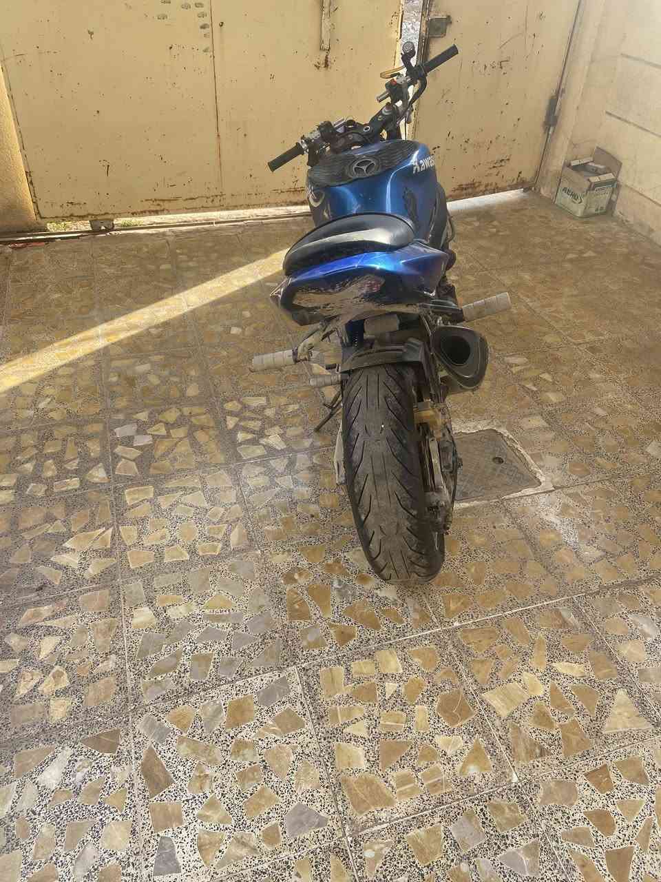 دراجه نوع كاوسكي 2004الدراجه كامل كفراته وتخم تاير جديد دهن جديد السعر ٢٢بي مجال للشراي فقط دون وعود كاذبه ولا دوخني و لا دوخك الرقم ***********عنوان تكريت
