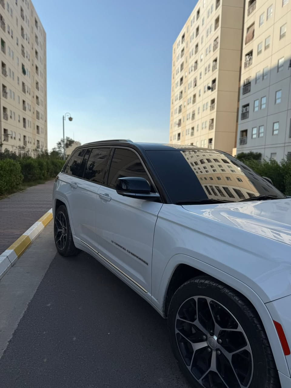 السلام عليكم للبيع جيب سومت موديل 2023 
الضرر صبغ ربع البنيد الامامية فقط الباقي مكفول 
صور الحادث مرفقة بلمنشور 

🔸🔸مواصفات 🔸🔸
أعلى فئة بلجيب فل 1/1 
تو كلر سقف اسود 
جكات 
8 كامرات محيطية
4 رادارات
بنوراما 
3 شاشات 
كراسي هزاز مساج 
كراسي جلد سومت 
كراسي كهرباء 4 حركات 
مري كهرباء 
كامرة حرارية دشبول 
دادشو عداد 
تدفئة + تبريد مقاعد
شاحن وايرليس
صندوق كهرباء 
ستيرن كهرباء 
شفتات رياضية مقود 
تدفئة مقود 
مستشعر وقوف خلفي 
رادار جانبي 
ويل 20 كروم 
قطتعين تبريد
3 وضعيات قيادة 
هاند بريك بصمة 
تحديد مسار 
لايتات فل زنون 
الكراسي الخلفية الكل كهرباء
هواي مواصفات بعد بيه معروفه سومت
السياره بدون رقم فحص
تترقم اربيل 
السعر 325$ بيها مجال بصيط
العنوان بغداد جسر ديالى الجديد 
تقاطع 9 نيسان
الاستفسار ***********
ابو محمد الشمري
