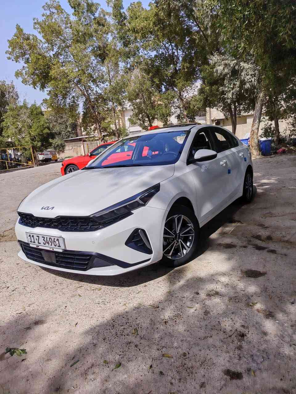 السلام عليكم
K3 موديل 24
للبيع فول مواصفات
رقم بغداد السياره ماشيه ٢٥ الف 
مكاني بغداد حي العلام
***********
