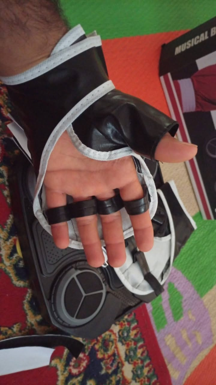 سلام عليكم البيع هاي العبه ما مستعمله كامل شاحنه تيابسي غراظه كامله رقم صاحبه ***********

