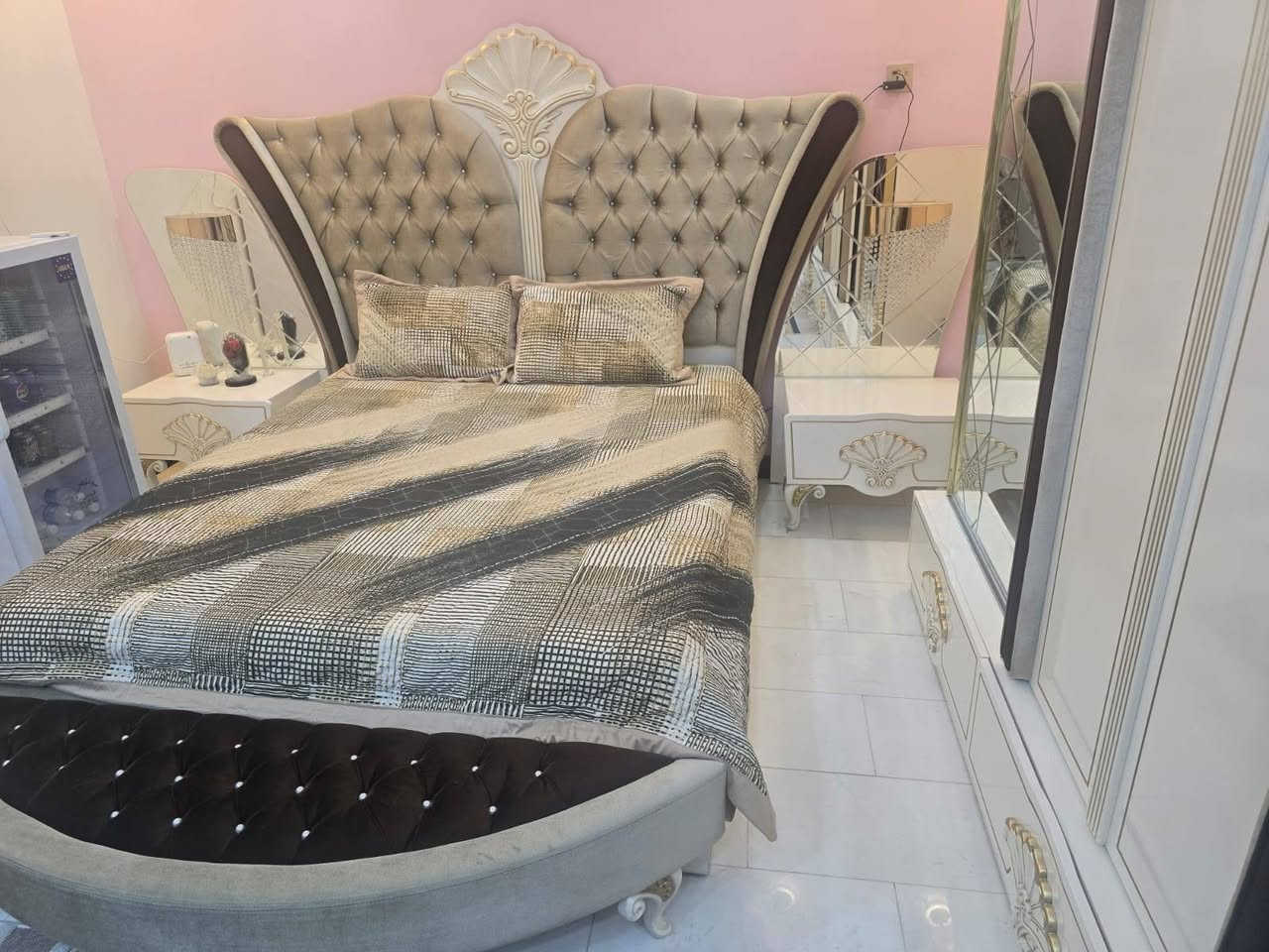 غرفة تركي النوعية الجيدة. 
تتكون من 8 قطع
السعر 2300  وبيه مجال
العنوان. كربلاء حي المعلمين. 
رقم الموبايل.. 
964 781 432 4039


**إذا كنت صاحب هذا الإعلان وتريد حذفه لأي سبب، رجاءا أرسل رسالة إلى الدعم الفني**