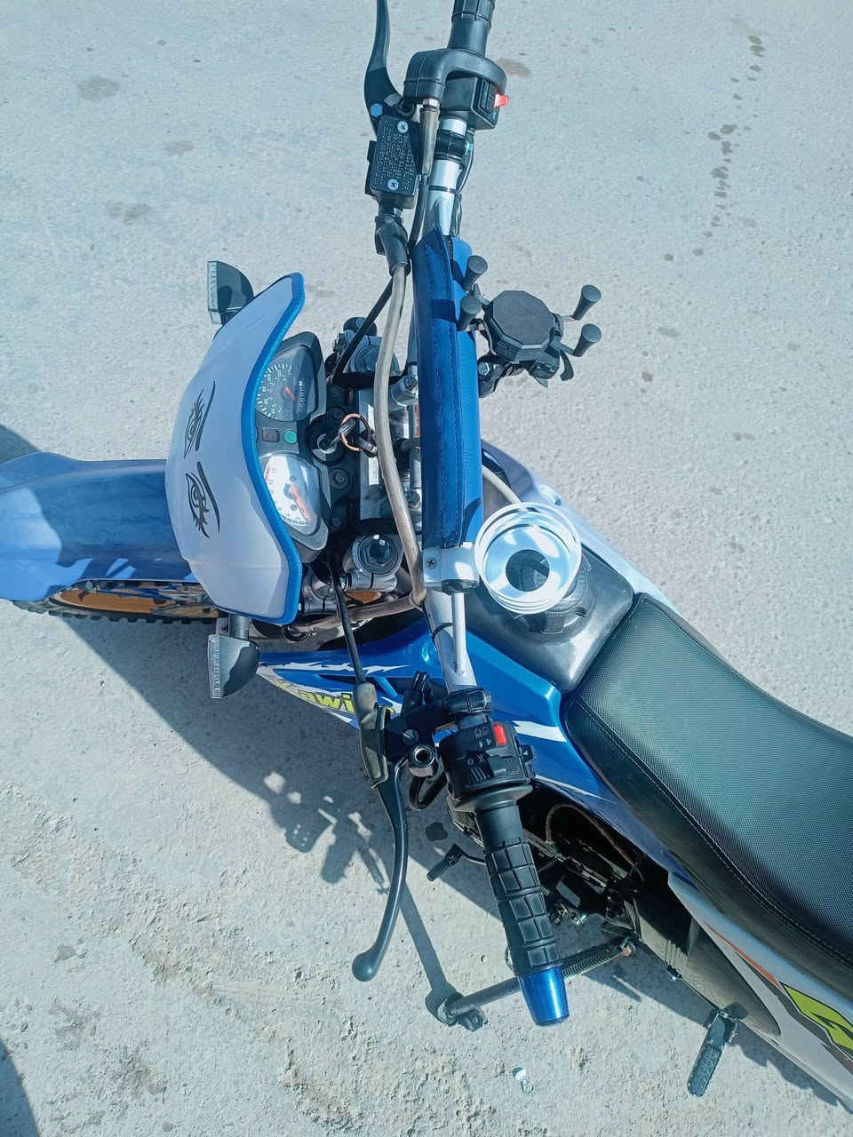 دراجه كاويار للبيع موديل 24 دخول 25 موصفات 25 دراجه نضيفه سعر 900 بيها مجال ***********
