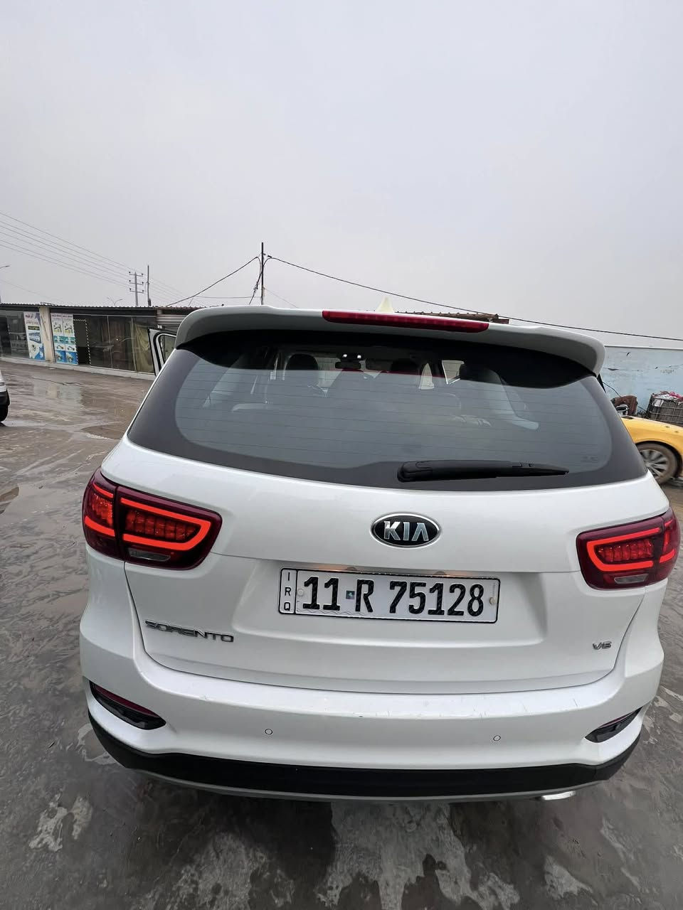 السلام عليكم
سورنتو 2019 خليجي باسمي رقم بغداد 
فول مواصفات عدا الفتحه 

بصمة
هاند بريك بصمه 
6سلندر 
3عدسات 
مري شفط
صندوق كهربائي
3 قطع تبريد 
حساسات امامية وخلفية 
4 وضعيات قيادة 
Auto hold
بيها صبغ جاملغ خلفي عكس السائق 
السعر 240 ورقة وبيها مجال بسيط 
للتواصل ***********
مكاني ديوانيه 

إذا اكو مراوس باوباما بيضه موديل 19 وفوك
