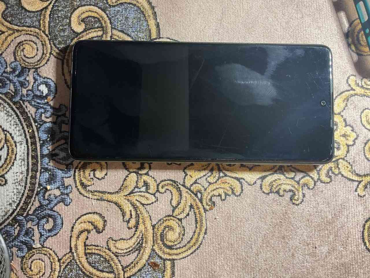 السلام عليكم
A71
128
رام 8
فقط هاي الشخوط بل شاشة 
100 الف
***********
