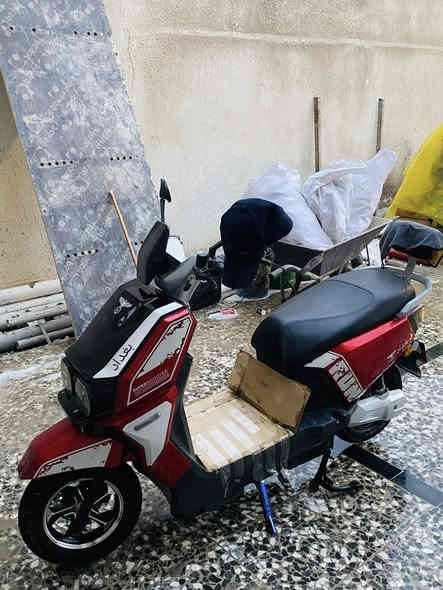 للبيع 
دراجه سوبر سكوتر 
السعر 800 وبيه مجال 
مكاني البصره الزبير 
بطاريات عدد 6
دبل اشاره 
بصمه عدد 2
نظام بك خلفي 
نظام تحديد اعطال في الشاشه
الدراجه حلوه وجديده وما صار هواي من اشتريتهة
الدراجه كفاله ما عده مكان تبديل النمره مكسور وما بيهة شي 
رقمي ***********
