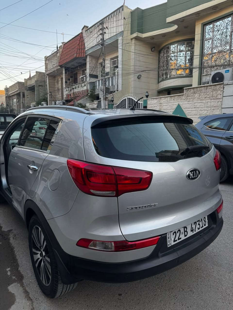 سبورتج 2016 قطعه صغيره بالدعاميه الخلفيه صبغ  والبقيه مكفوله  كلها من الصبغ   ماشيه السياره 100 كيلو السعر 165 ورقه مكانها البلديات ***********
