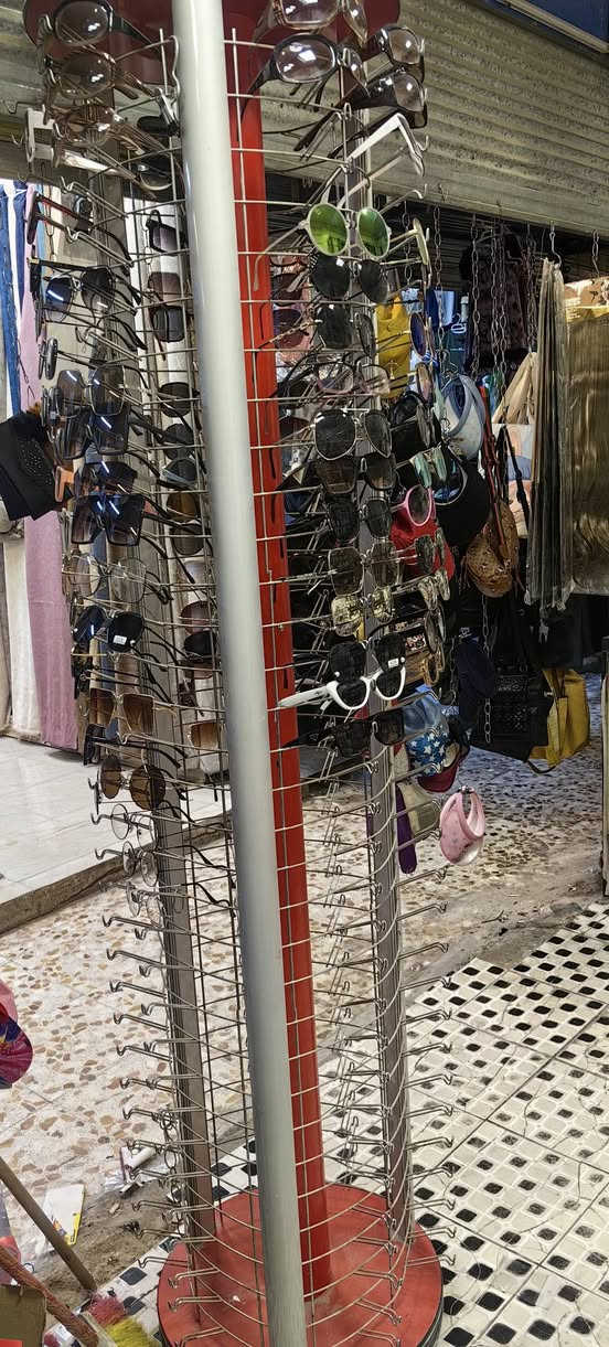 سلام عليكم
عندي عارضه مال نظارات تشيل ١٩٨ نظاره
***********
