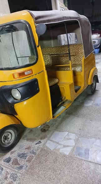 تكتك للبيع موديل ٢٠١٨ مرقمه مصبوغه عام السعر ٤و٣٠٠ مكاني بغداد شماعيه ***********
