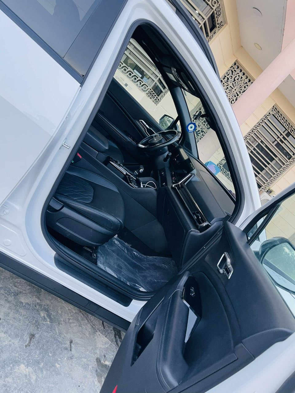 السلام عليكم كيا سبورتج Xلاين فول حادث خفيف موديل ٢٠٢٣ ماشيه ١٥ الف رقم بغداد بسمي تحويل ثاني يوم السيارة جديده بمعنى الكلمة للاستفسار ***********
