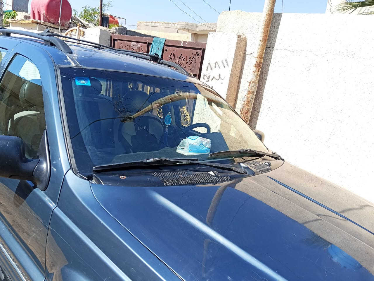 السلام عليكم من رخيصة الادمن جيب شيروكي 2004 بيع او مراوس حسب القناعة التفاصيل على رقم الهاتف وبه واتس اب *********** علما السيارة باسمي و تحويل ثاني يوم
