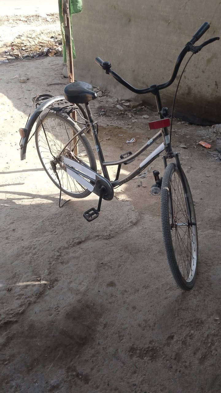 سلام وعليكم باسكل للبيع المكان بابل شارع 80 قرب مدينت العاب ارض بابل السعر 70رقمي ***********
