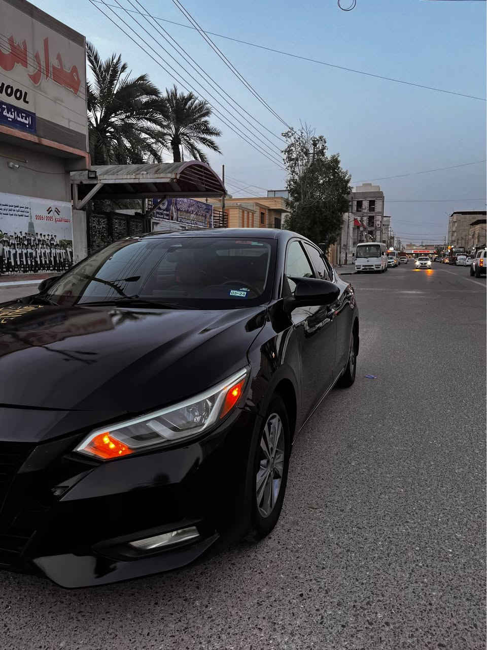 السلام عليكم 
نيسان سنترا شكل المكسيكي لون اسود للبيع 

موديل 2022 
ماشيه 106 
بصمه
المواصفات 
حساسات جانبي 
كشنات جلد دواخل بيجي وسود
شاشه كبيره
لايت لد
تحديد مسار 
كير + محرك كلش حلو وناعمه وحته انطيك وياها دهن الكير 
تبريد ثلج ❄️ 
حداده جاهزه 100‎%‎ فقط تبدل دبلات الامامي 
ضررها دعاميه وبنيد و الجاملق راجع على البارد 
ملاحظة : الدعامية و البنيد مغلفهم فابلون بقيه اجزاء السياره بيهه رصعات ناعمه كلش (حته لا تجي وتكول ماكلتلي) ويحتاجلها شريط ستيرن 
رقم بصره معوقين و المعوق جاهز للوكاله وبعد الها سنتين وتتحول
السعر 115 وبيها مجال للوجوه الطيبه 
*********** البصرة, العراق
