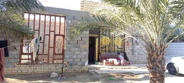 سلام عليكم دار للبيع يحتوي علا غرفتين وصاله ومطبخ وبراني المساحه كل 476متر زراعي منطقه السيد صلطان يبعد عن الشارع 10مترسعر 25بي مجال ***********
