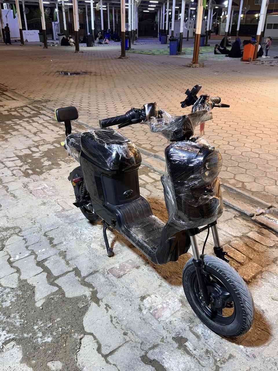 دراجه شحن للبيع  R9 مواصفاتها معروفه مايحتاج سعر خاص او الاتصال رقم *********** دراجه معمره تعمير مظبوط ماناقصها شي
