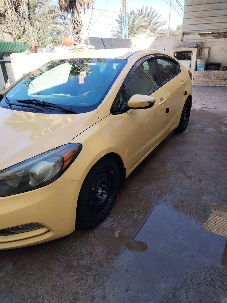 سلام عليكم للبيع فورتي موديل 2015 وارد امريكي حادثه ربع لبنيد فقط مكينة كير صدر تخم تاير كله جديد تبريد ثلج سياره حلوه جاهزة من جميع نواحي مكينة ما مفتوحه سياره مدوشمه عام رقم بغداد تحويل مباشر مكان بغداد دوره سعر 103 وبيه مجال للطيبين رقمي ‏‪***********‬‏
