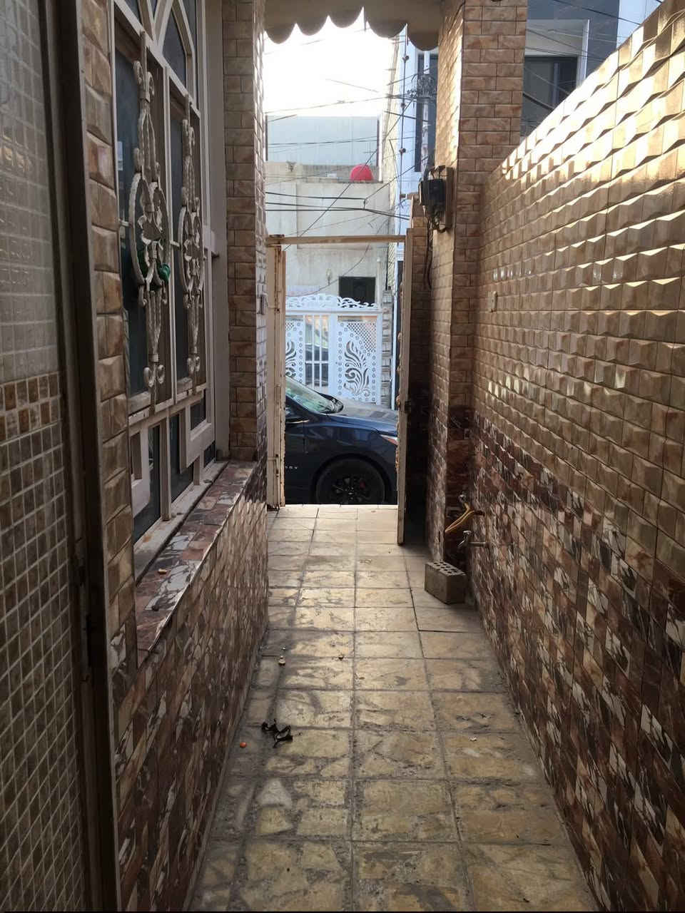 دار للايجارفي حي السلام قرب المشتل المساحة 100 طابق واحد يحتوي على غرفه وصاله ومطبخ واستقبال وصحيات 

للاستفسار الاتصاله على الارقام التالية

***********

***********

*********** النجف, العراق
