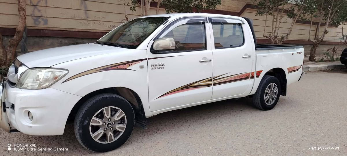 هايلوكس فلاونزه للبيع
موديل 2009 
كير اوتوماتيك 
مكفوله كفاله 
مكينه وكير كفاله لاتنقيص ولا تبخير
رقم واسط سنويه ال 30 
بسمي رقم انكليزي الجديد
تبريد ثلج 
حداده 100/100
تخم تاير جديد
السياره جديده وجاهزه
السعر 160
مكانه البصره قضاء المدينه الهوير 
للاستفسار الاتصال على الرقم 
***********
مكلف بالنشر خاص ماجاوب
