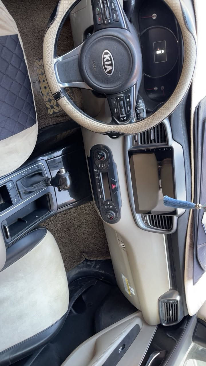 سلام عليكم 
سعر اخو البلاش 
سورنتو 2017 خليجي محرك 6 سندر بيه صبغ 4 قطع بدون دواخل بدون تبديل سونار مرفق بالمنشور رقم سياره بغداد سنويه جديده تحويل مباشر ثاني يوم 7 راكب سياره فول عدا البني راما ( للعلم سياره تحتوي عل منظومه غاز كامله ) سعر١٨٣قفل بيع مستعجل رجاء مو شراي لاتتصل مكان سياره ناصريه شطره ***********
