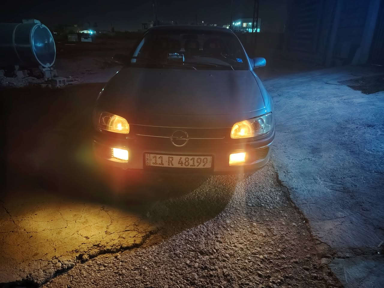 السلام عليكم ورحمة الله وبركاته اوبل بزون باسمي مكفوله تبريد ثلج وشرط التراي رقم دولي بغداد بسمي سياره خير من الله ما شاء الله بيه نقص شغالتين درايم شفت يمنه خلفي ولوحة الكيجات فقط تحكم بلمري تحكم بكرسي السائق العنوان ديالى هبهب *********** السعر ٤٥
