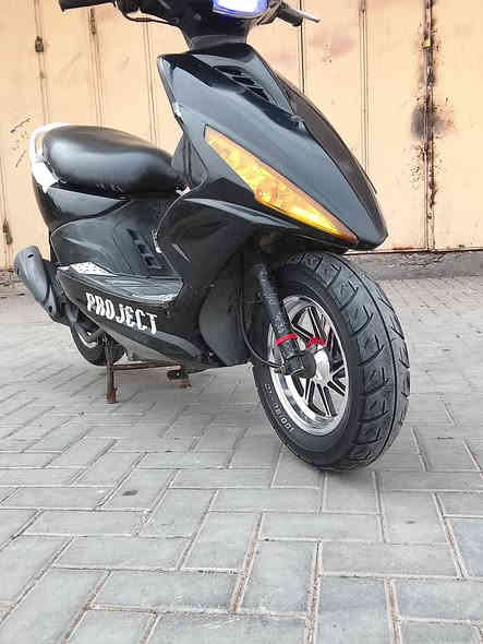 سلام عليكم ماكس مضلع لبيع دراجه نضيفه مفتوحه ولفات فقط كلهه بلاديه من طول لطول ختم واحد وياه محرك للبيع او مراوس سعر 600 بصره حيانيه شارع قائد ***********
