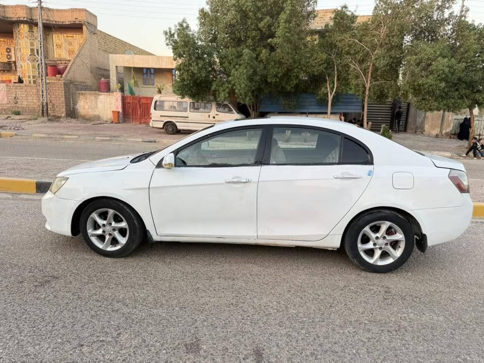 جيلي ام كراند موديل 2012 سنويه 27
امصفره غرامات تحويل بكل وقت السياره كفاله عامه لاضربه ولا تبديل تكحيل خياس فقط والباقي كفاله عامه  مكينه وكير مكفولات كير اوتماتيك 
تخم تاير حداده جديده تبريد ثلج السياره جاهزه من كلشي السعر 36 
الاتصال ***********
بي واتساب المكان 
العماره
