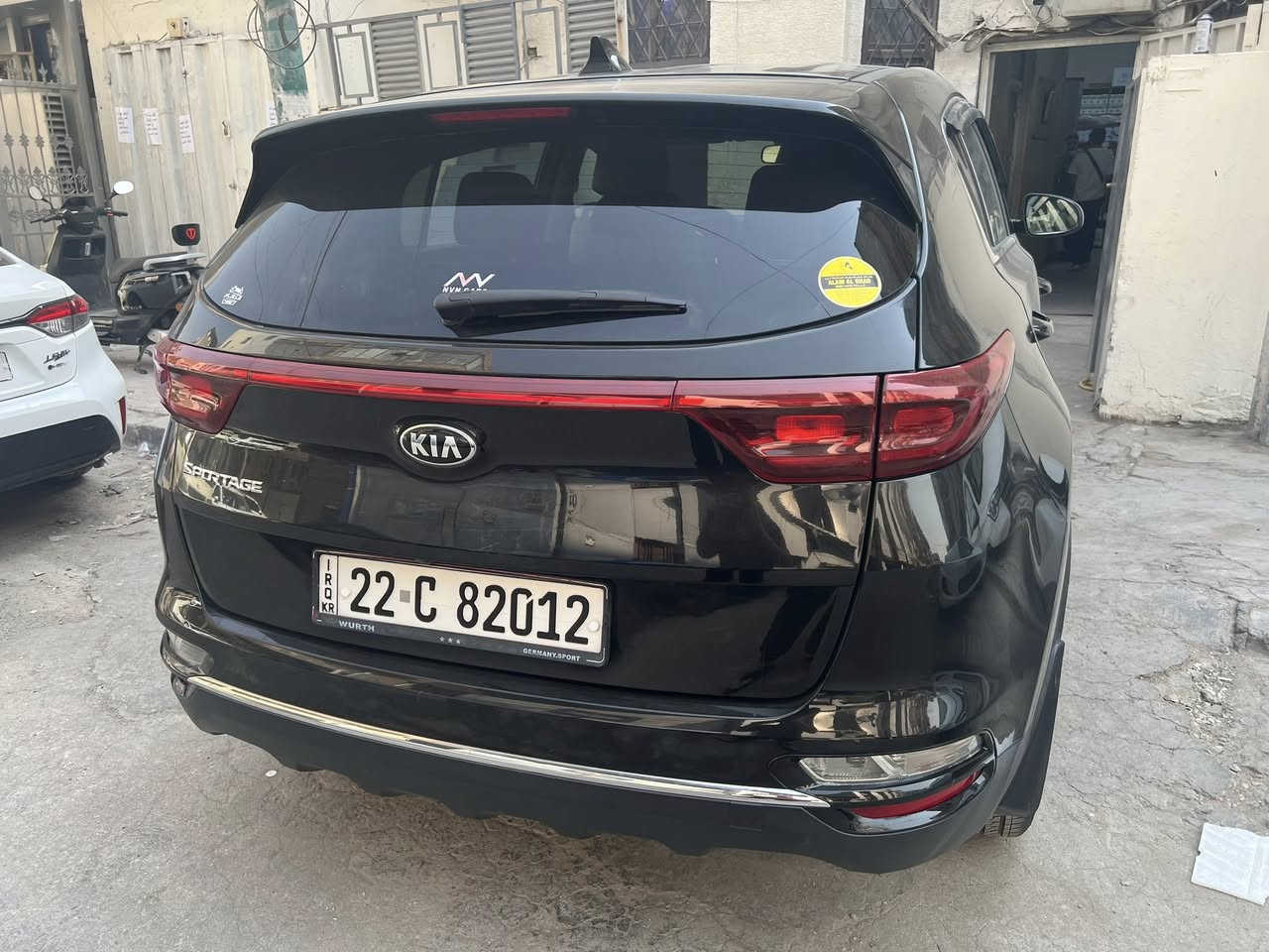 السلام عليكم
سبورتج موديل21 رقم اربيل سنوية باسمي تريد وكالة تريد تحويل
سياره جدا نظيفه 
مواصفات حساس امامي كاميرا خلفيه سياقه ذاتيه
شاشه
تبريد قطعتين
سايد بريك بالرجل
محرك 2400 GDI
ماشية 60.000
حادثها بسيط باب السائق وشوية من الجاملغ الايسر صور الحادث مرفقة بالمنشور وهنا بالعراق صار بيها ضربة بخشم البنيد وانصبغت على كدها
السعر المطلوب 168 وبيها مجال مكان السيارة بغداد حي السلام
موبايل ***********
موجود واتساب
