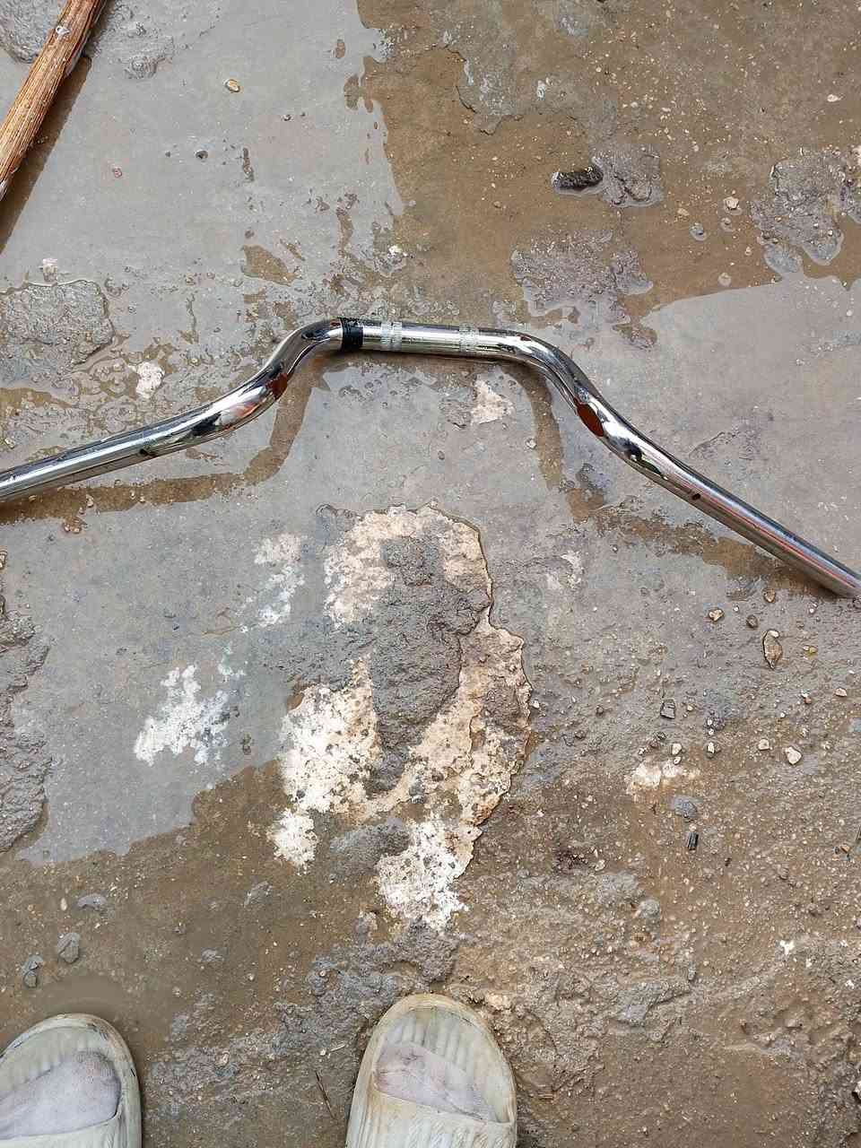 غراض دراجه اربعه كير تاير اصلي  نامه موديل 25.. سكان اربعه كير ..  دبلات نامه اربعه كير اصلي موديل 25 ..دبلات ارشا  اصلي.. صالنصه اربعه كير  اصلي دبلات خلفي ارشا  اصلي .. السعر كلهن بعشرين ألف   بلاش.  تحت السوك .   الاستفسار.  دك على هذا رقم او مراسلتي واتساب *********** مكاني اطويريج رشيده معمل ماي ارو
