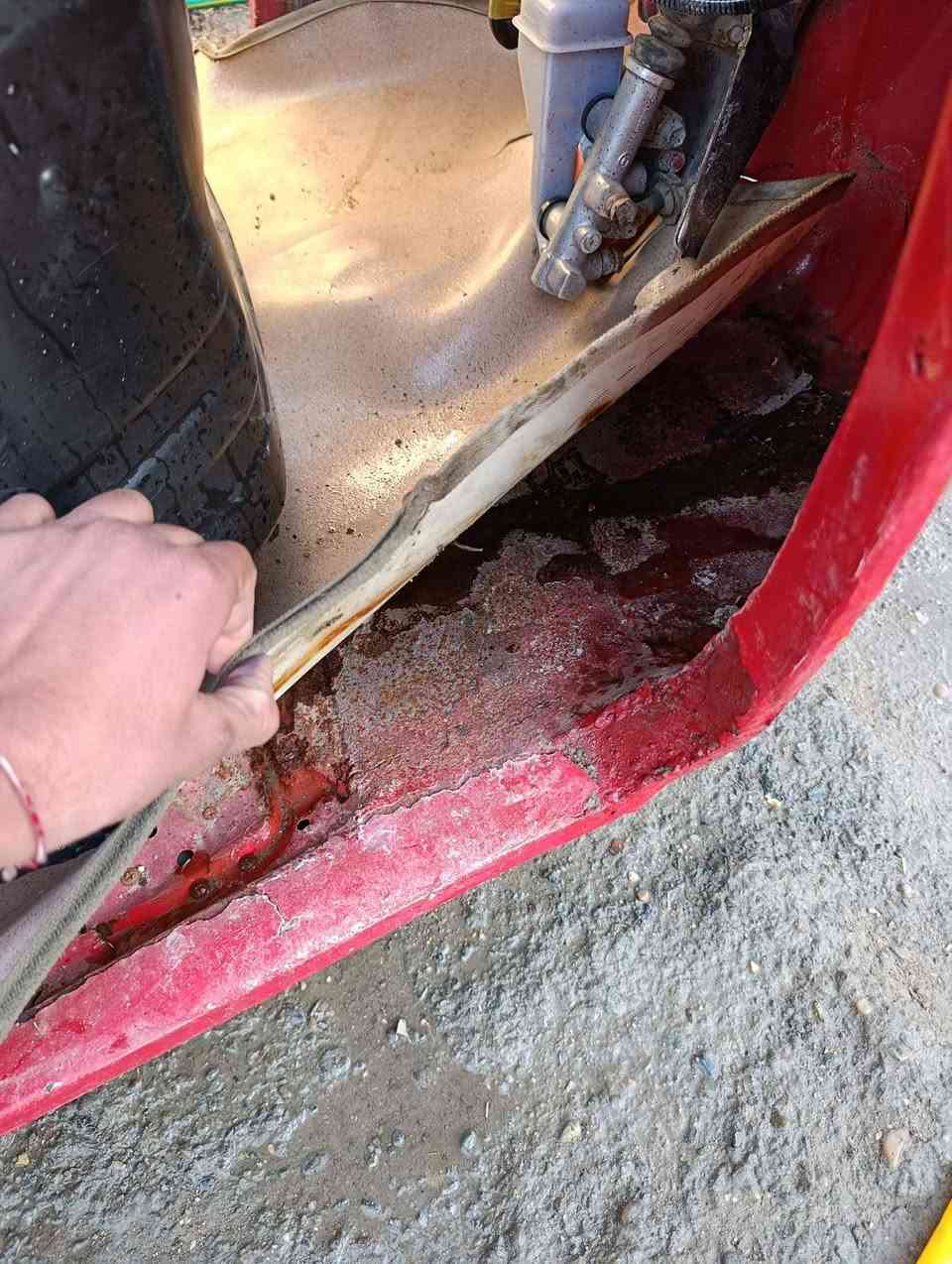 السلام عليكم تكتك 18 شهر 12  بيها مكينة اله مفوله ترايك وين ما تريد أوراق المصطفى 7 كاملات العنوان بغداد ورى سيطرة الشعب *********** بيه واتس آب
