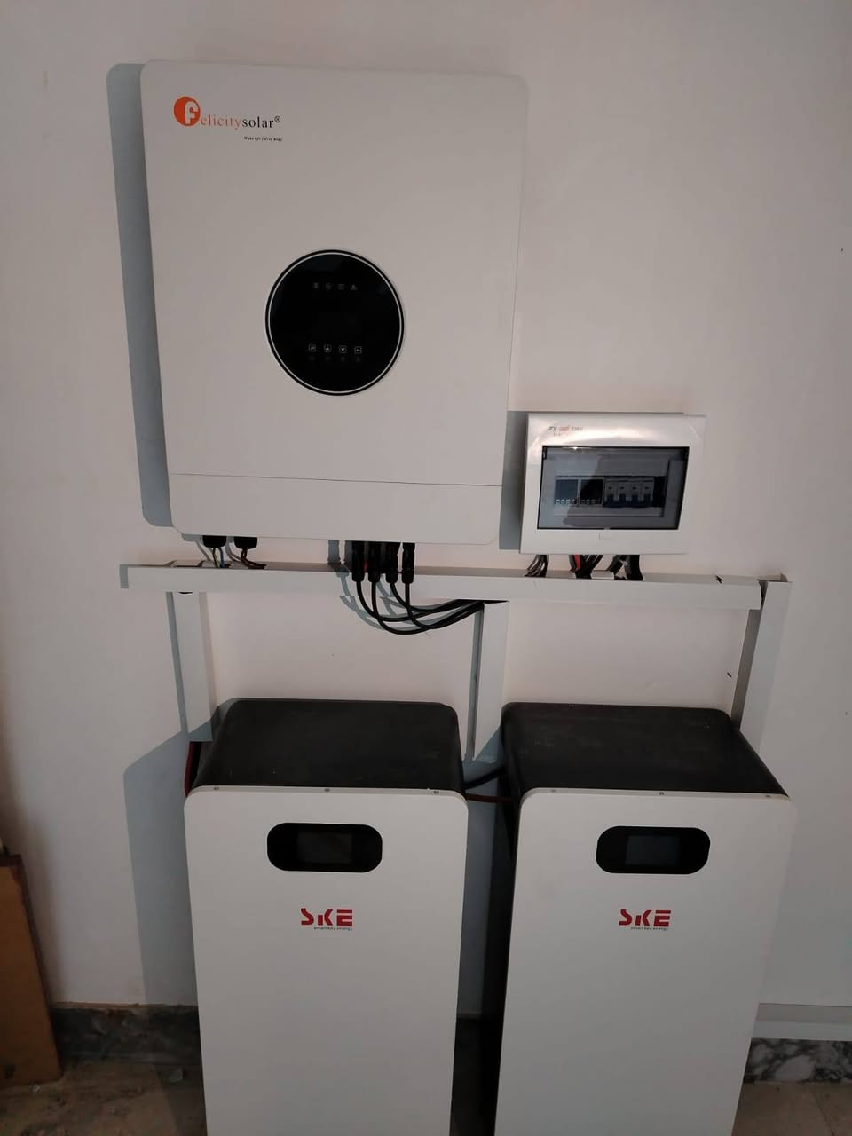 بفضل الله وبحمده قامت كوادر شركتنا (شركة المهندس للطاقة الشمسية) بنصب منظومة طاقة شمسية منزلية لأحد زبائن شركتنا
العرض الاقوى تحطيم الاسعار 🔥 🔥 🔥 🔥 🔥 🔥
العرض الاول 🔥 🔥 🔥
السعر : 4،400،000 نقدا
السعر : 5،400,000 قسط 
القسط الشهر 300 الف فقط
القدرة : 20 نهاري و 15 ليلي 
الألواح: 620 واط ضمان 15 سنة  عدد 8
البطارية: ليثيوم حجم 15 كيلو واط ضمان 5 سنة
الانڤيرتر :  حجم 6 كيلو مع واي فاي مدمج ضمان 2 سنة 
العرض الثاني 🔥 🔥 🔥
السعر :  3,3750,000 نقدا
السعر :4,750,000 قسط
القسط الشهري 263 الف فقط
القدرة : 10 نهاري و 10 ليلي 
الألواح: 610 واط ضمان 15 سنة  عدد 5
البطارية: ليثيوم حجم 10 كيلو ضمان خمس سنوات
الانڤيرتر :  حجم 6 كيلو مع واي فاي مدمج ظمان 2 سنة
العرض الثالث 🔥 🔥 🔥
السعر : 3.000،000 نقدا
السعر : 4,000,000 قسط 
القسط الشهري 222 الف فقط
القدرة : 10 نهاري و 7 ليلي 
الألواح: 620 واط ضمان 15  سنة عدد5
البطارية: ليثيوم حجم 7 كيلو ضمان خمس سنوات
الانڤيرتر : حجم  4 كيلو ضمان 2 سنة 
العرض الرابع 🔥 🔥 🔥
السعر : 2،500،000 نقدا
السعر : 3,500,000 قسط
القسط الشهري 223 الف فقط
القدرة : 8 نهاري و 5 ليلي 
الألواح: 620 واط ضمان 15 سنة  عدد 4
البطارية: ليثيوم حجم 5 كيلو ضمان خمس سنوات
…………………………………………
المنظومات الحامضية  
العرض الاول  🔥🔥🔥
السعر: 2.500.000 نقدا 
السعر: 3.500.000 قسط 
القسط الشهري 223 الف فقط 
القدرة: 9نهاري و6 ليلي 
الالواح : 620 واط ضمان 15 سنة عدد 4 
البطارية: اوكايا 200امبير c10 عدد 2 ضمان 1 سنة 
الانڤيرتر : حجم 4.2KW ضمان 1 سنة 
العرض الثاني 🔥🔥🔥
السعر: 1.750.000 نقد 
السعر: 2.500.000 قسط 
القسط الشهري 166 الف فقط 
القدرة: 7 نهاري و 3 ليلي 
الالواح: 620 واط ضمان 15 سنة عدد 3 
البطارية : اوكايا 200 امبير c10 عدد 2 ضمان 1 سنة 
الانڤيرتر : 4.2KW ضمان 1 سنة 
 #شركة #المهندس #للطاقة #الشمسية 
كركوك - الحويجة - شارع المشاتل قرب جامع كامل الحاج صكر مجاور شركتي الدليان والصبحي للحجم والعمرة 

***********
للحجز و الاستفسار
مدير شركة المهندس للطاقة الشمسية  
ربيع سامي الجبوري 
⁨ ***********
مهندس سعد 
***********
انور الفرحان 
مدير المبيعات 
***********
مهندس الصيانة 
عزيز الفرحان 
***********
 عمر الفرحان 
***********
