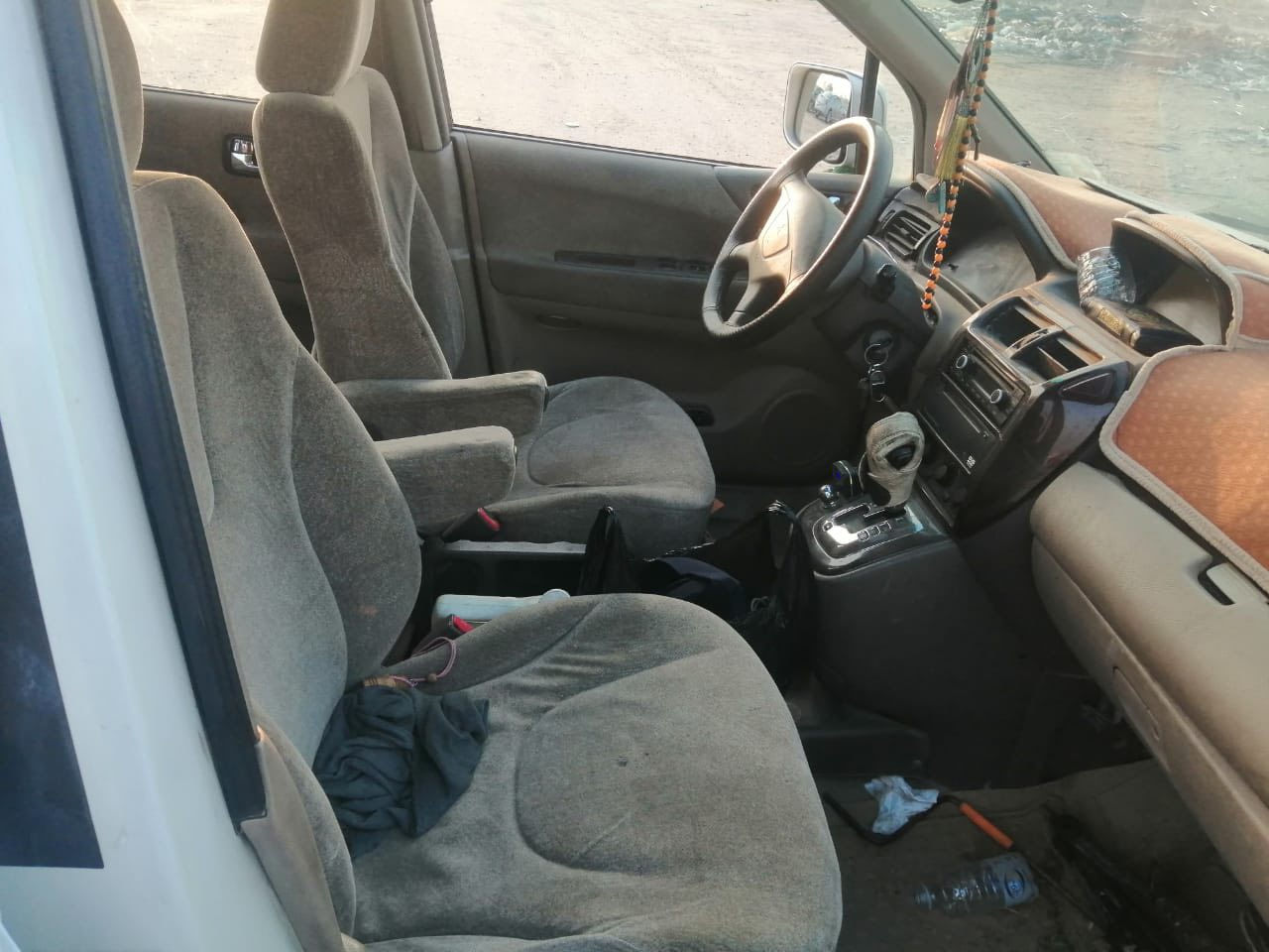 السلام عليكم مستوبيشي موديل 2010 / 7راكب رقم بغداد السعر 57 ورقه مكان البصرة ***********
